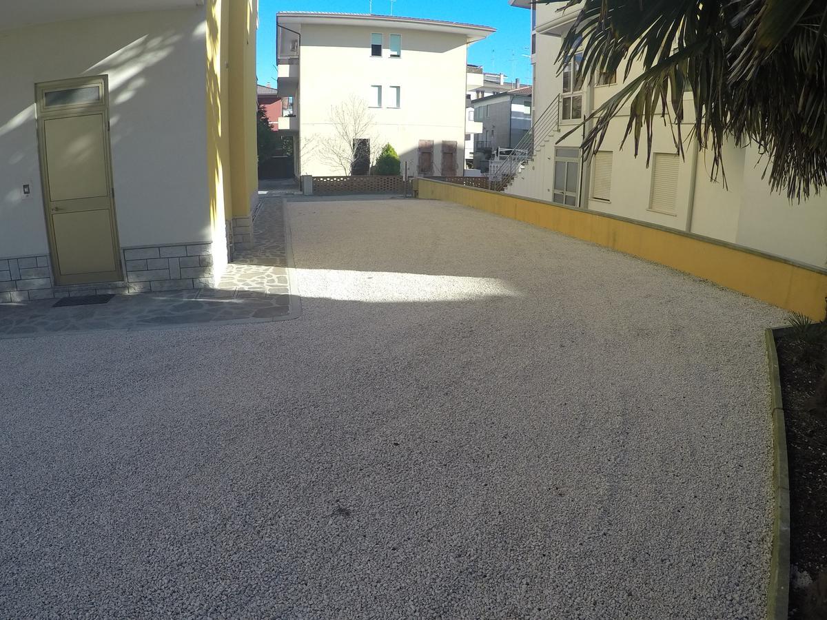 Residence Caorle Apartments - Agenzia Cocal ภายนอก รูปภาพ